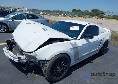 2014 Ford Mustang V6 from USA, damaged, VIN 1ZVBP8AM8E5277944
